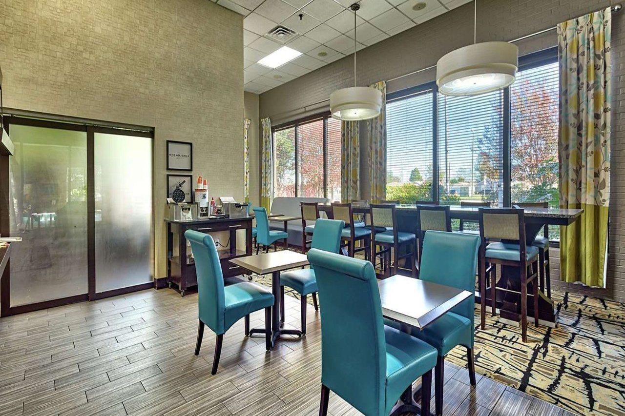 Hampton Inn Norfolk-Naval Base Экстерьер фото