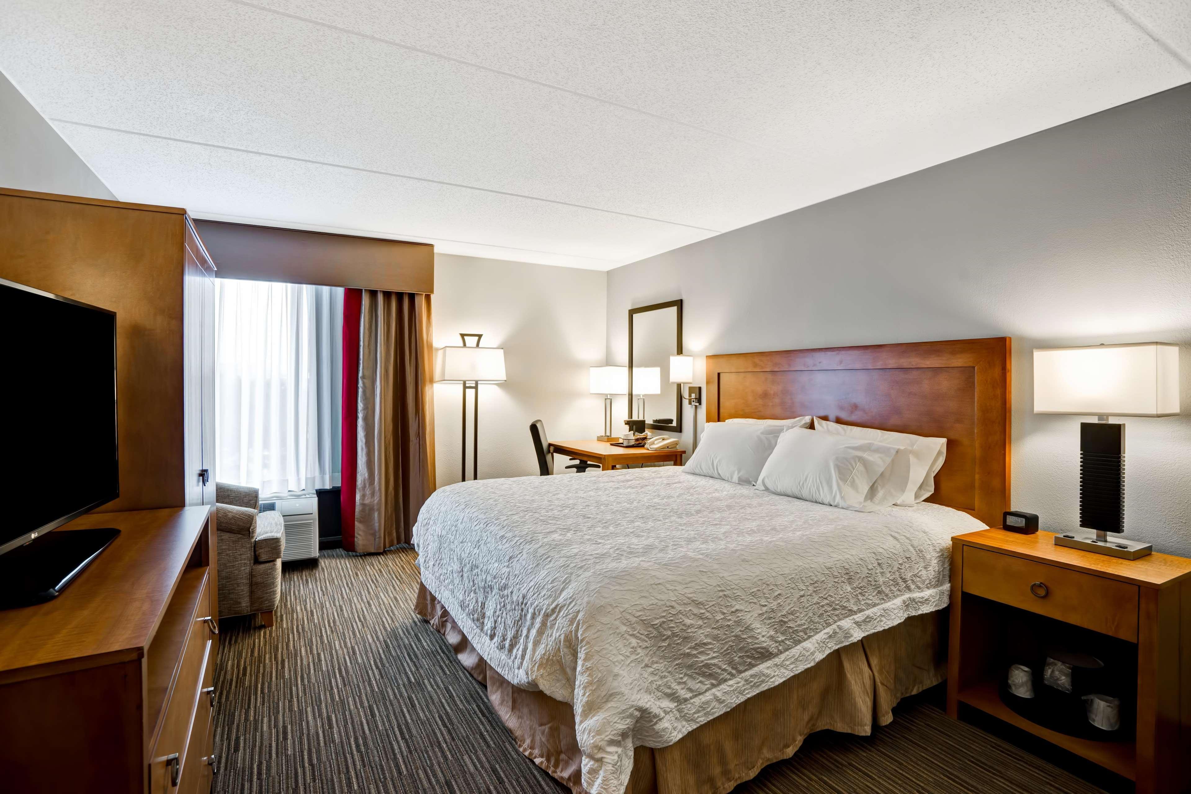 Hampton Inn Norfolk-Naval Base Экстерьер фото