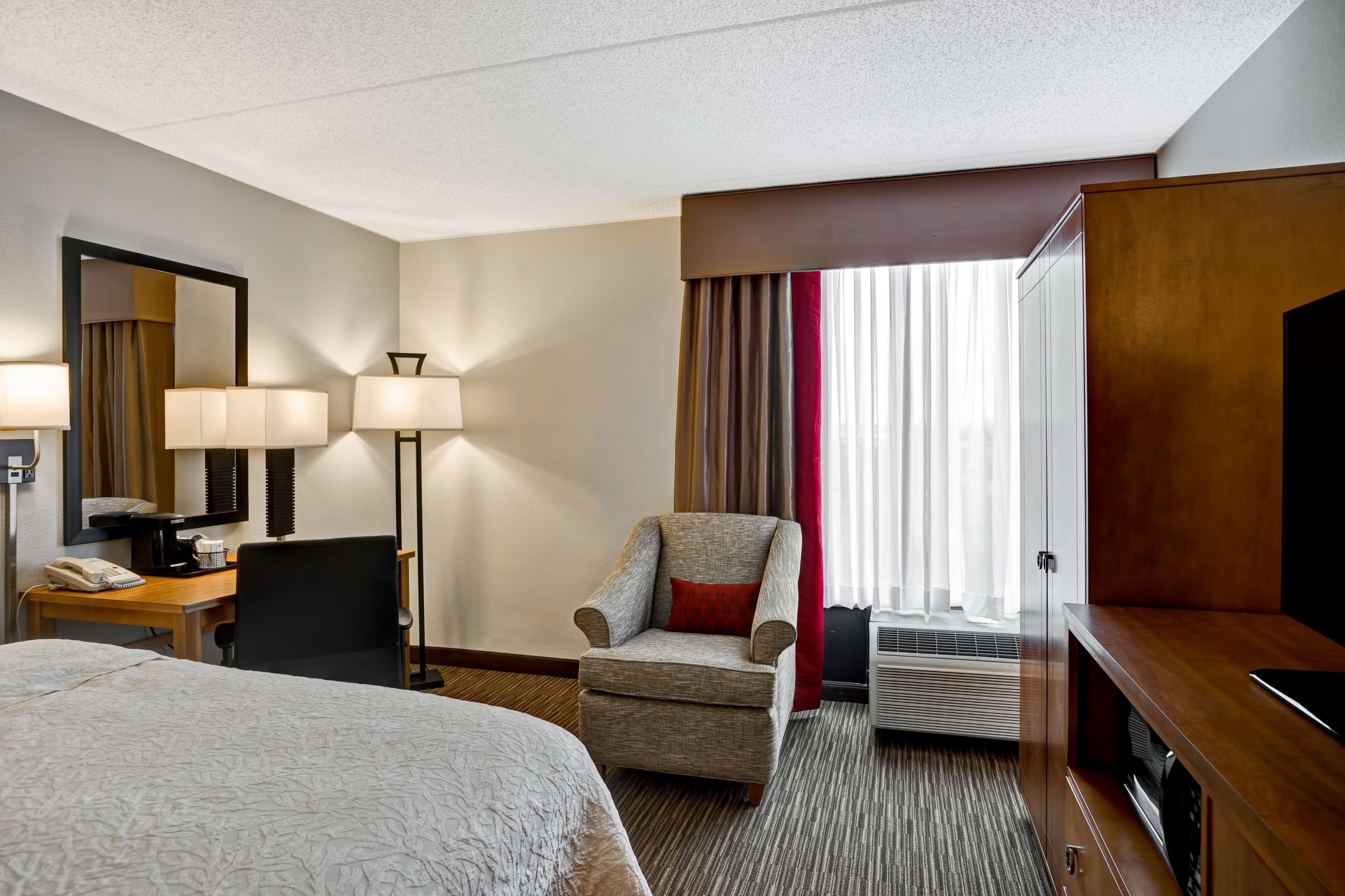 Hampton Inn Norfolk-Naval Base Экстерьер фото