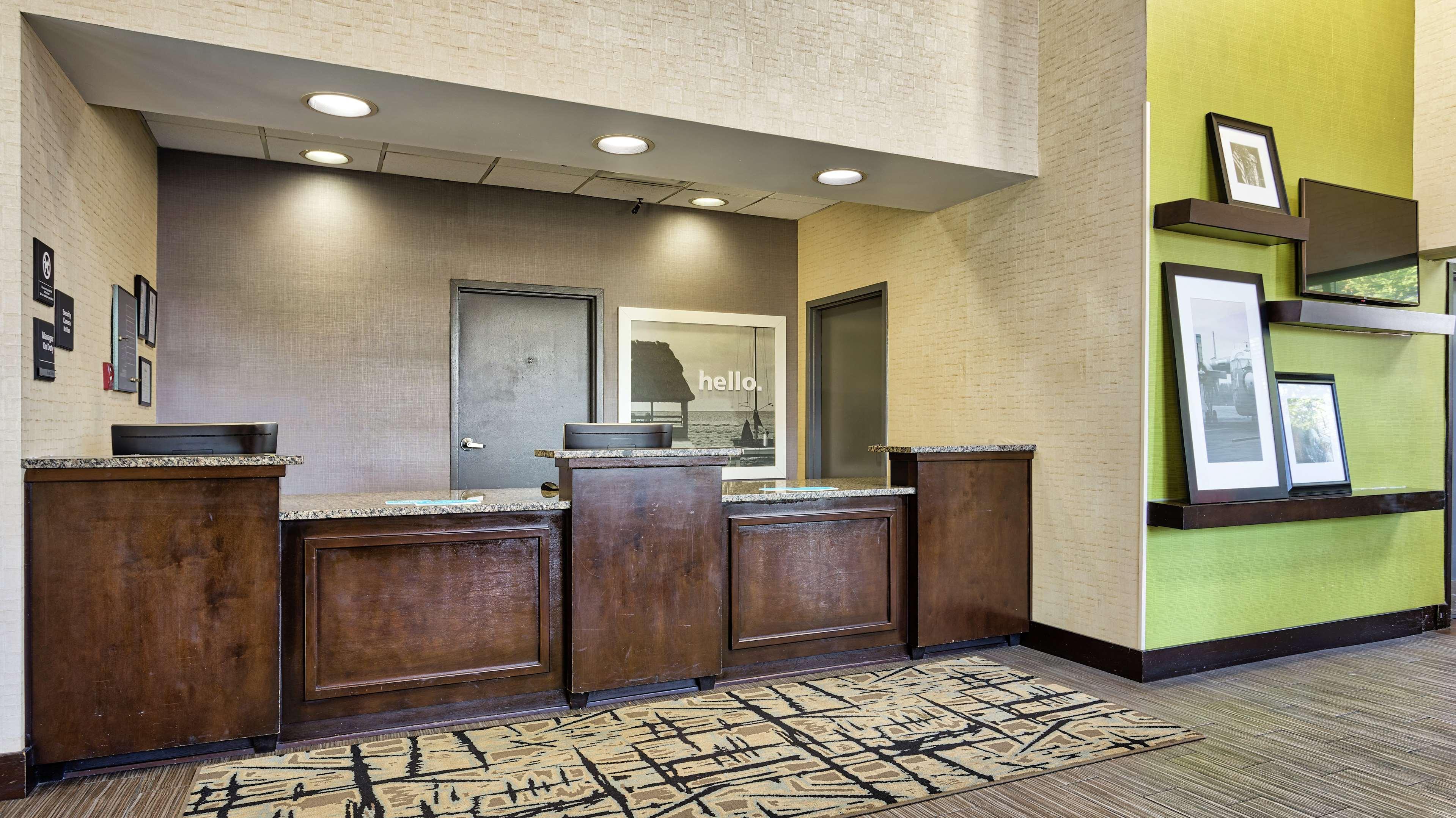 Hampton Inn Norfolk-Naval Base Экстерьер фото