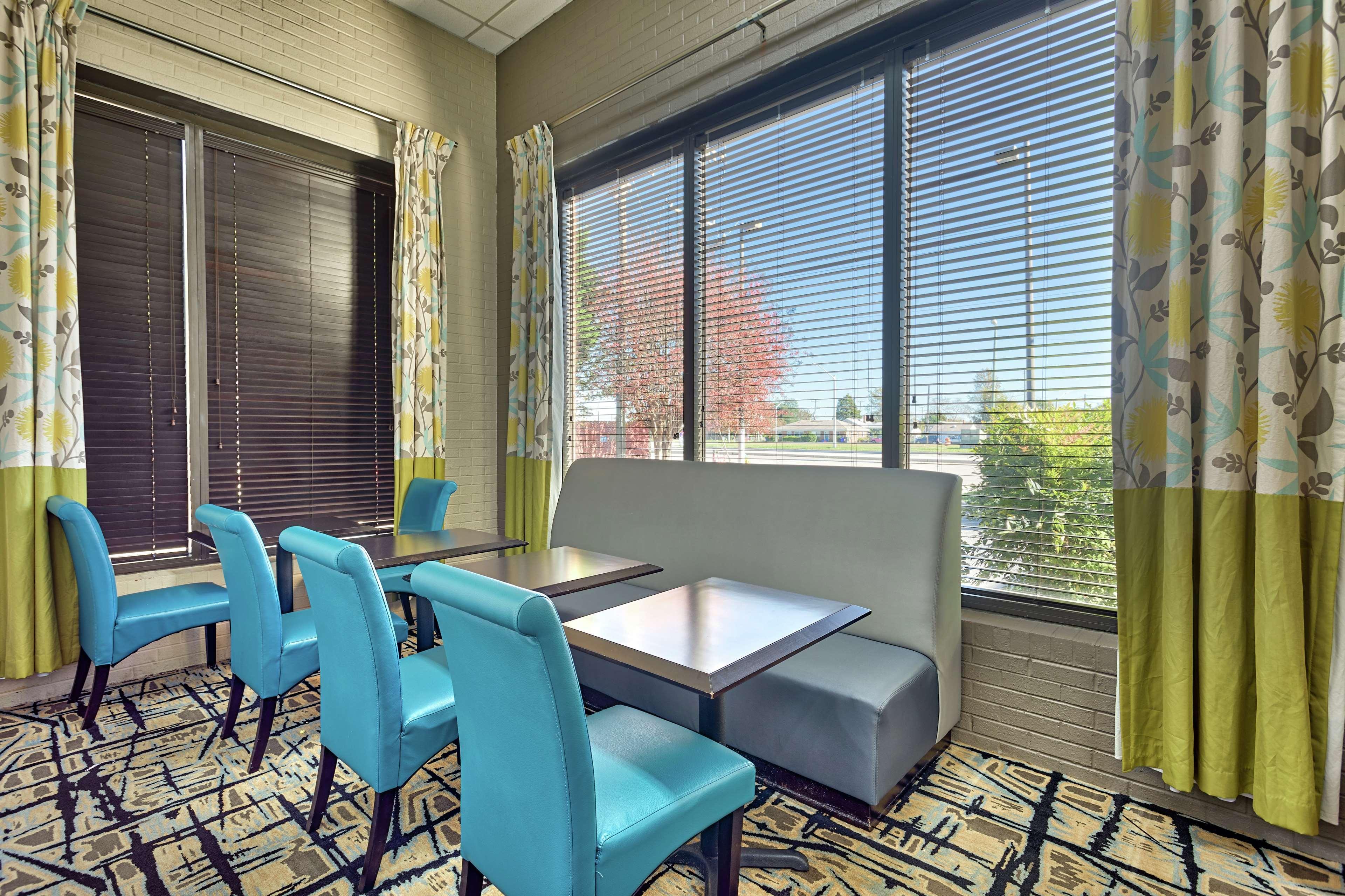 Hampton Inn Norfolk-Naval Base Экстерьер фото