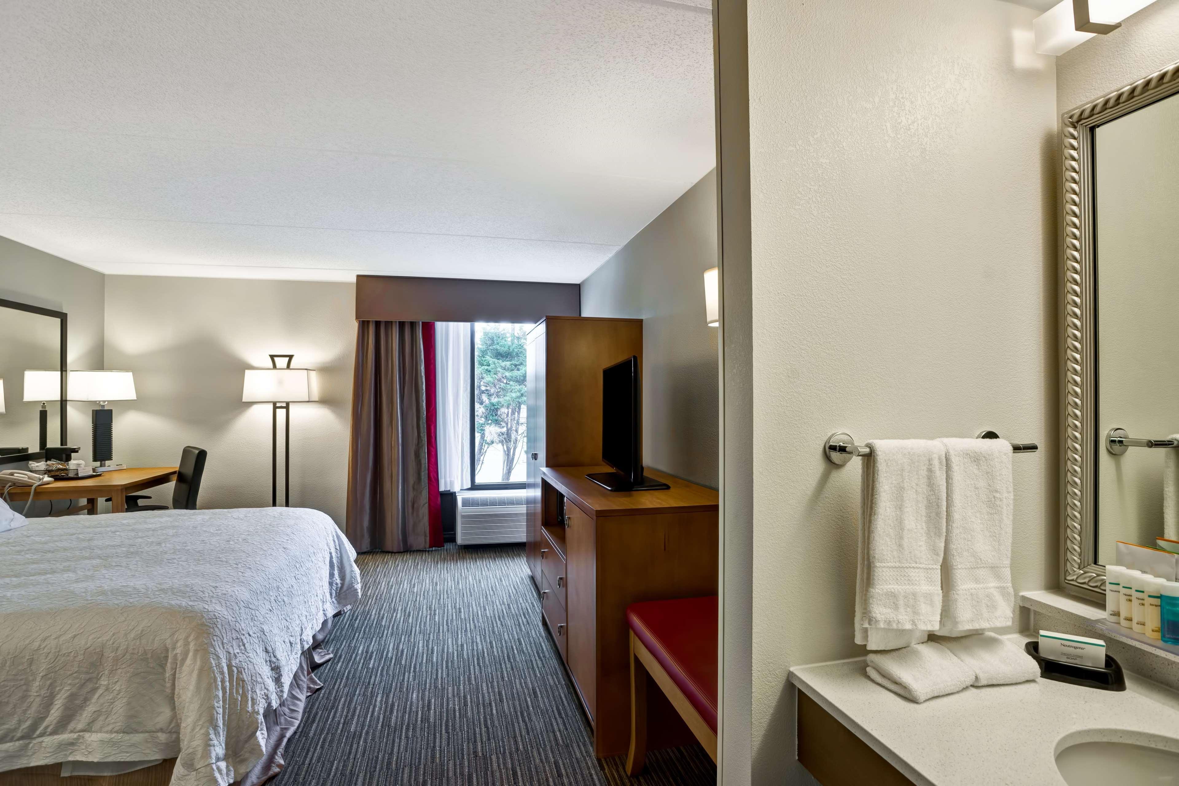 Hampton Inn Norfolk-Naval Base Экстерьер фото
