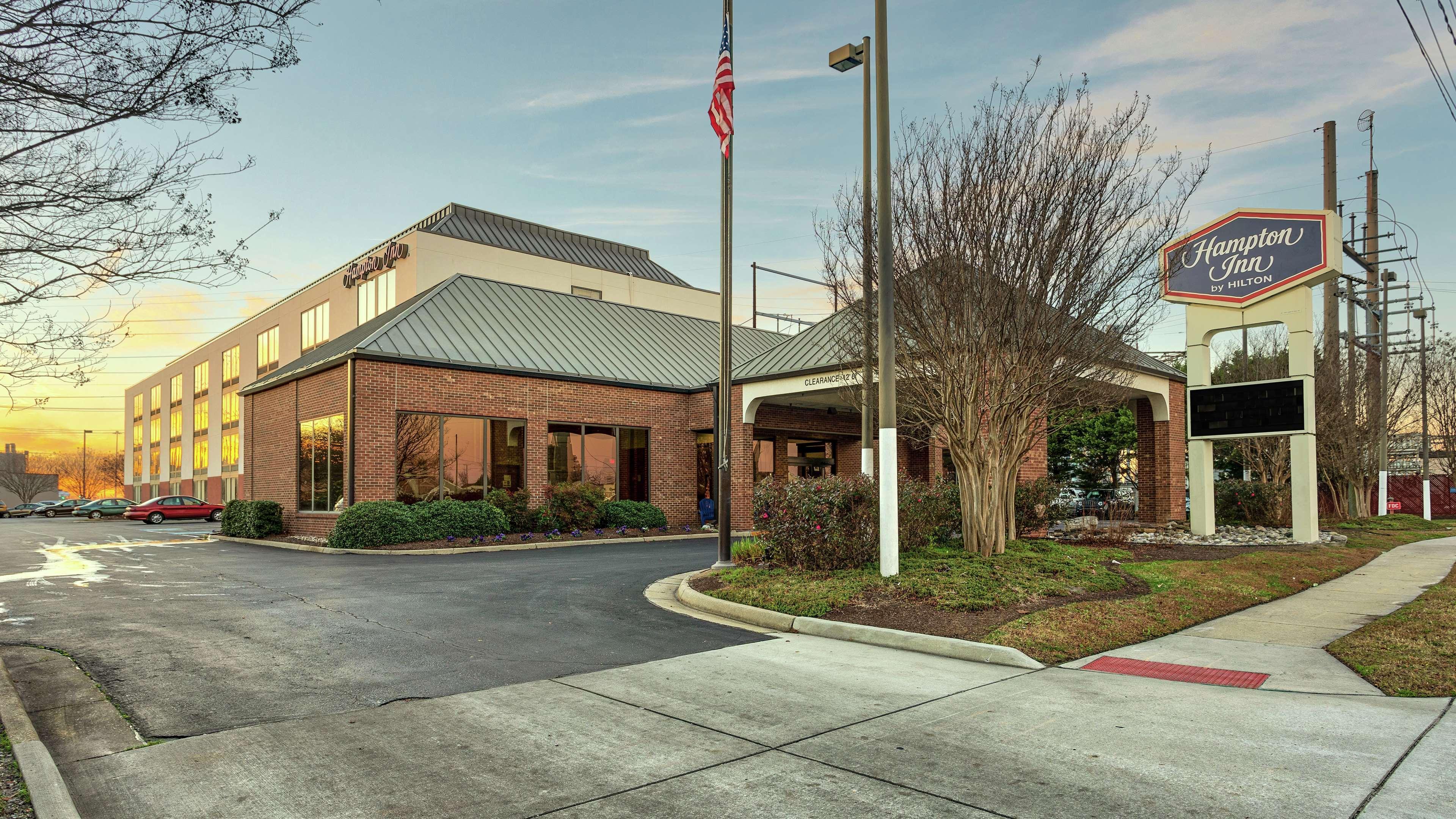 Hampton Inn Norfolk-Naval Base Экстерьер фото