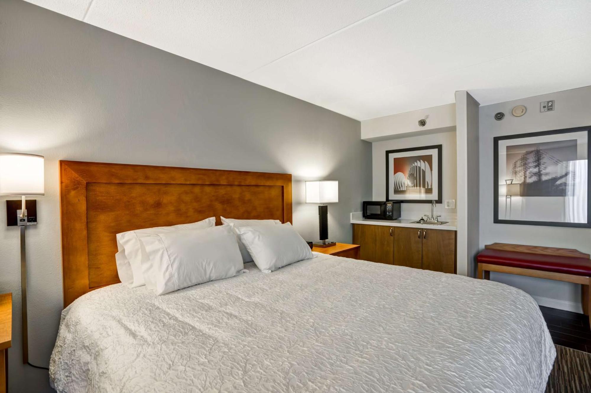 Hampton Inn Norfolk-Naval Base Экстерьер фото