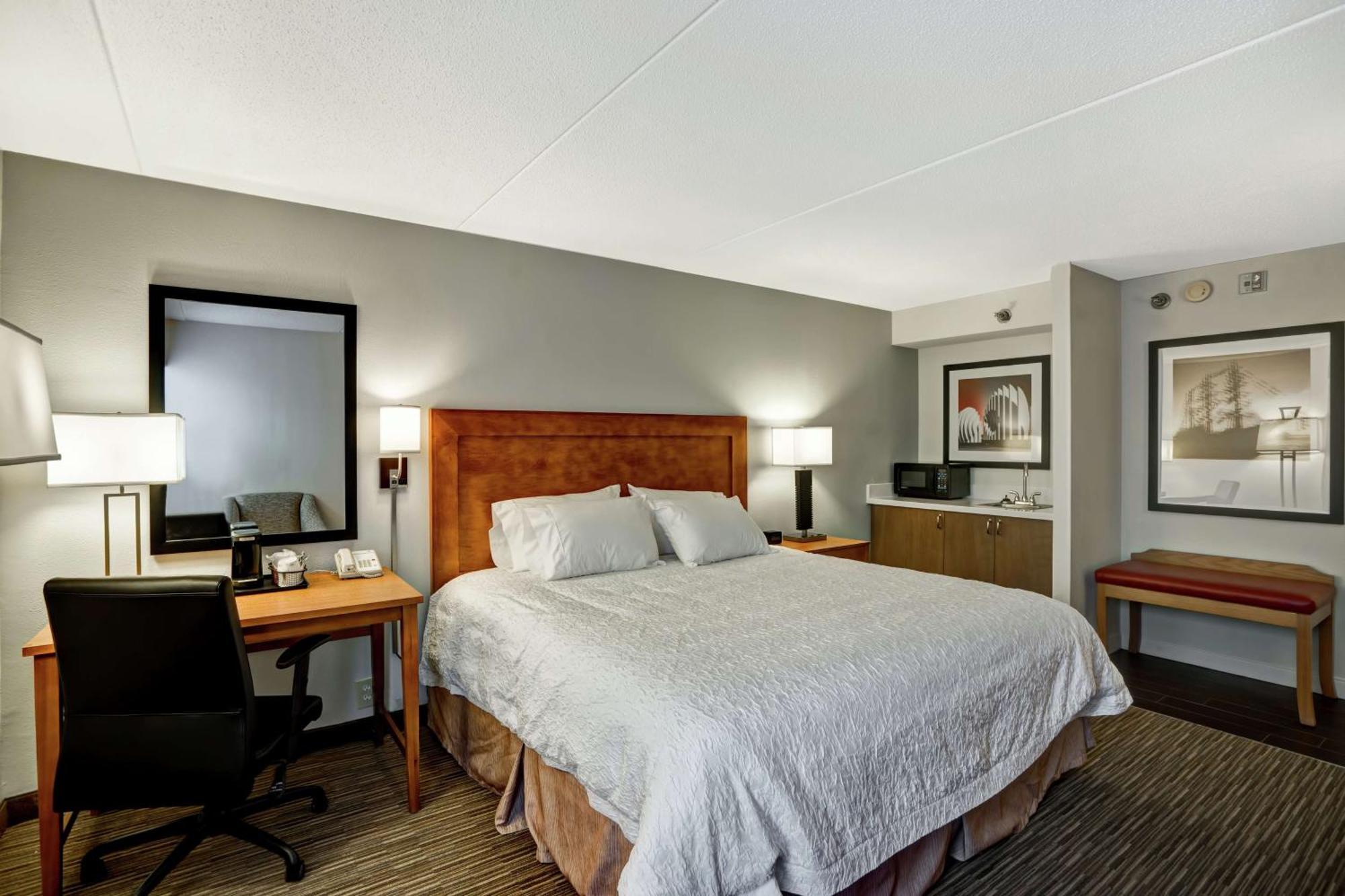 Hampton Inn Norfolk-Naval Base Экстерьер фото