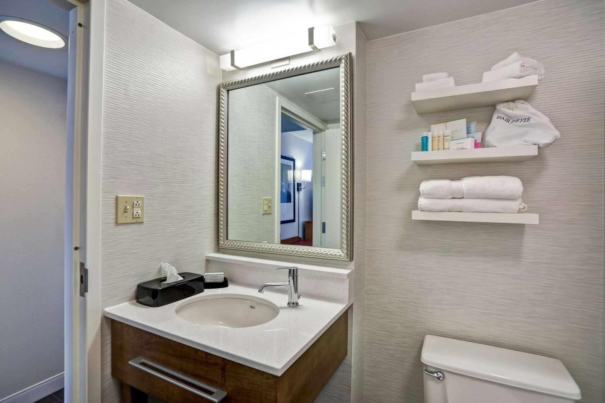 Hampton Inn Norfolk-Naval Base Экстерьер фото