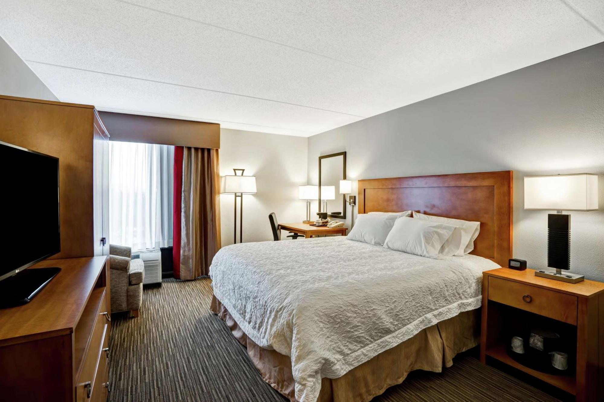 Hampton Inn Norfolk-Naval Base Экстерьер фото