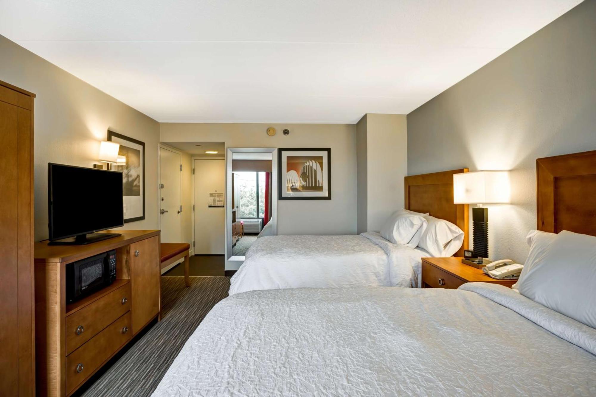 Hampton Inn Norfolk-Naval Base Экстерьер фото