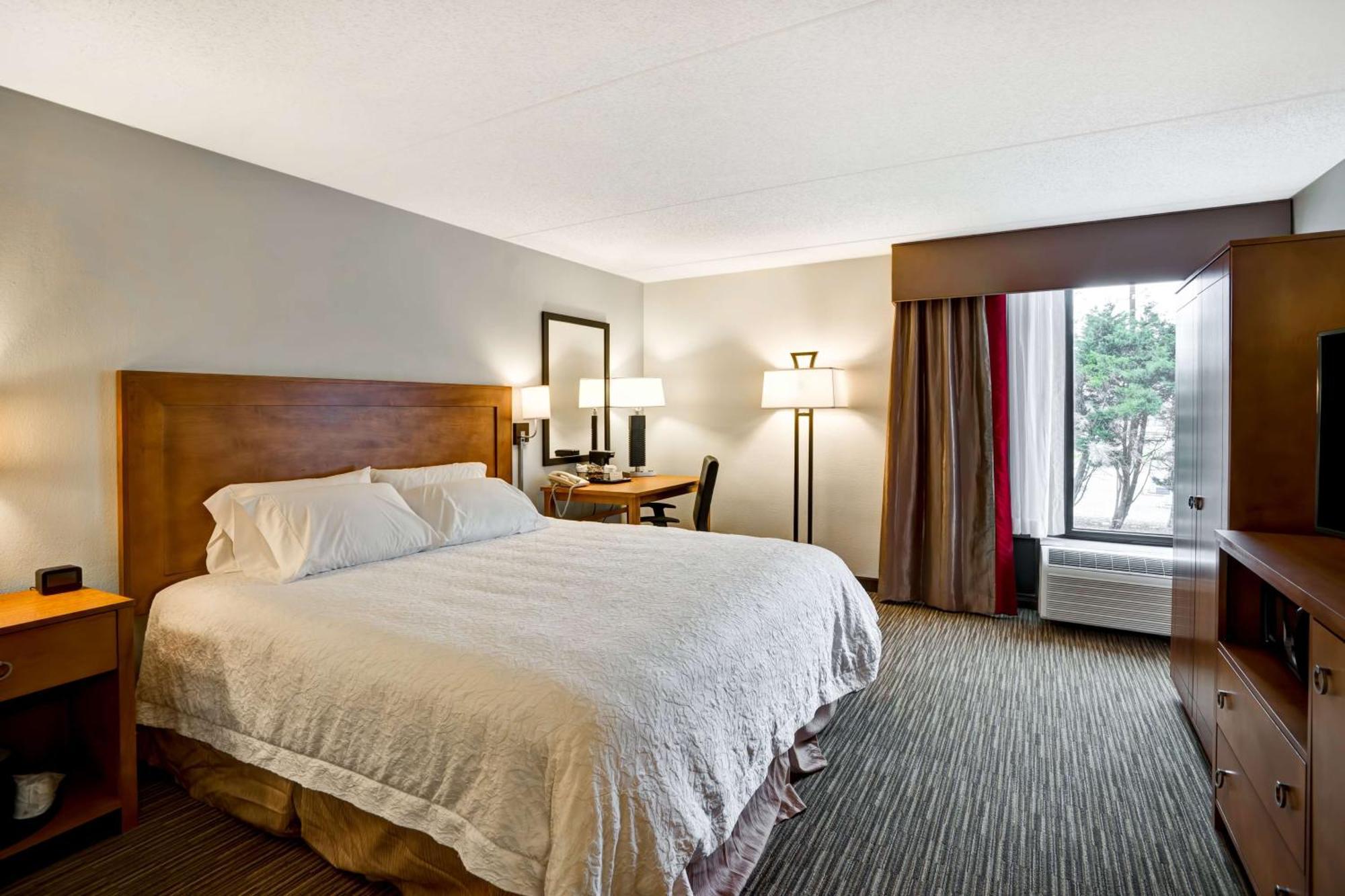 Hampton Inn Norfolk-Naval Base Экстерьер фото