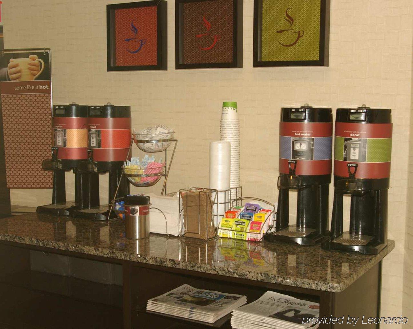 Hampton Inn Norfolk-Naval Base Экстерьер фото