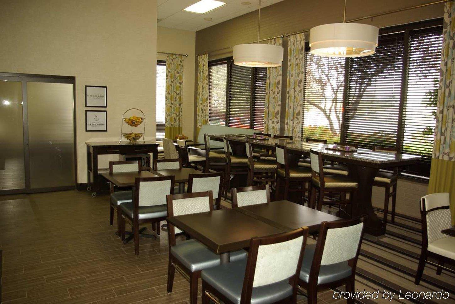 Hampton Inn Norfolk-Naval Base Экстерьер фото