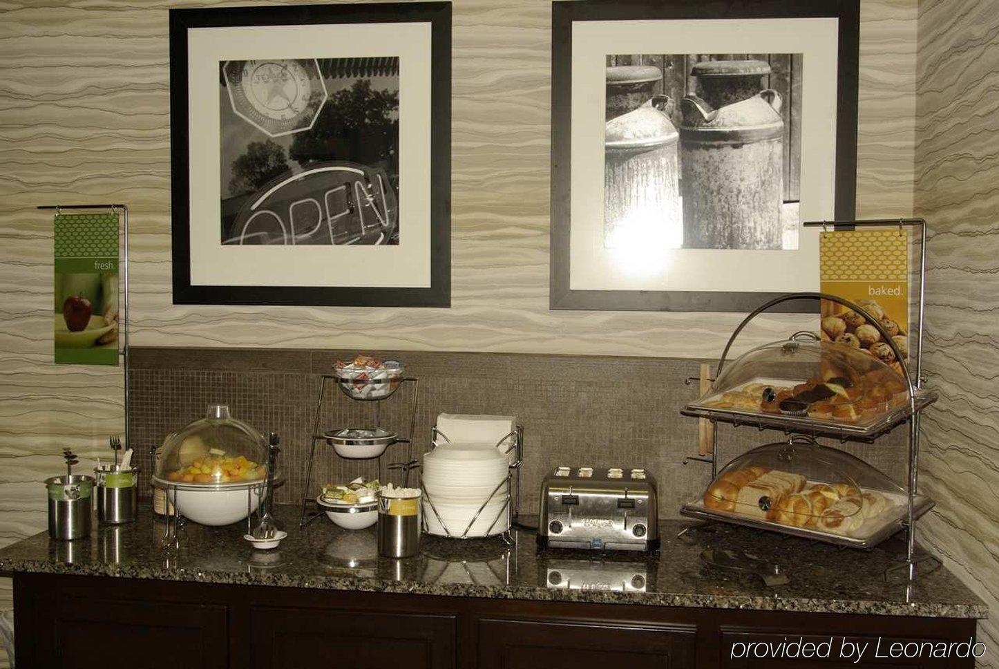 Hampton Inn Norfolk-Naval Base Экстерьер фото
